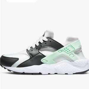 Nike Huarache Run Big Kids’ Shoes in White Black and Mint